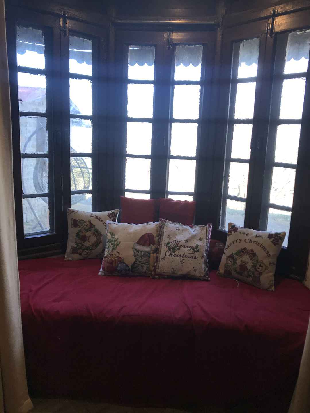 The Kashi Villa In Kasauli Is Everything You Read About In A Ruskin Bond Novel Come Alive Tripoto Kashi from village is a 2005 indian kannada action drama film directed by om sai prakash featuring sudeep and rakshita in the lead roles.