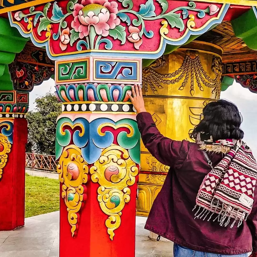 Photo of Admiring the rich an