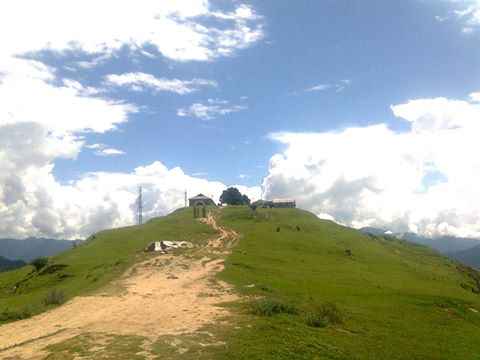 Trek To Bijli Mahadev À¤¬ À¤à¤² À¤®à¤¹ À¤¦ À¤µ Tripoto Bijli mahadev is one of the sacred temples of the indian state of himachal pradesh. trek to bijli mahadev à¤¬ à¤à¤² à¤®à¤¹ à¤¦ à¤µ