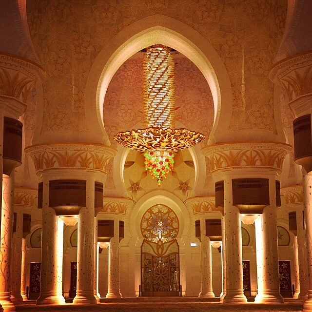 From Late Night Feasts To Full Moon Kayaking Here Are The Best Ways To Enjoy Abu Dhabi After Dark Tripoto