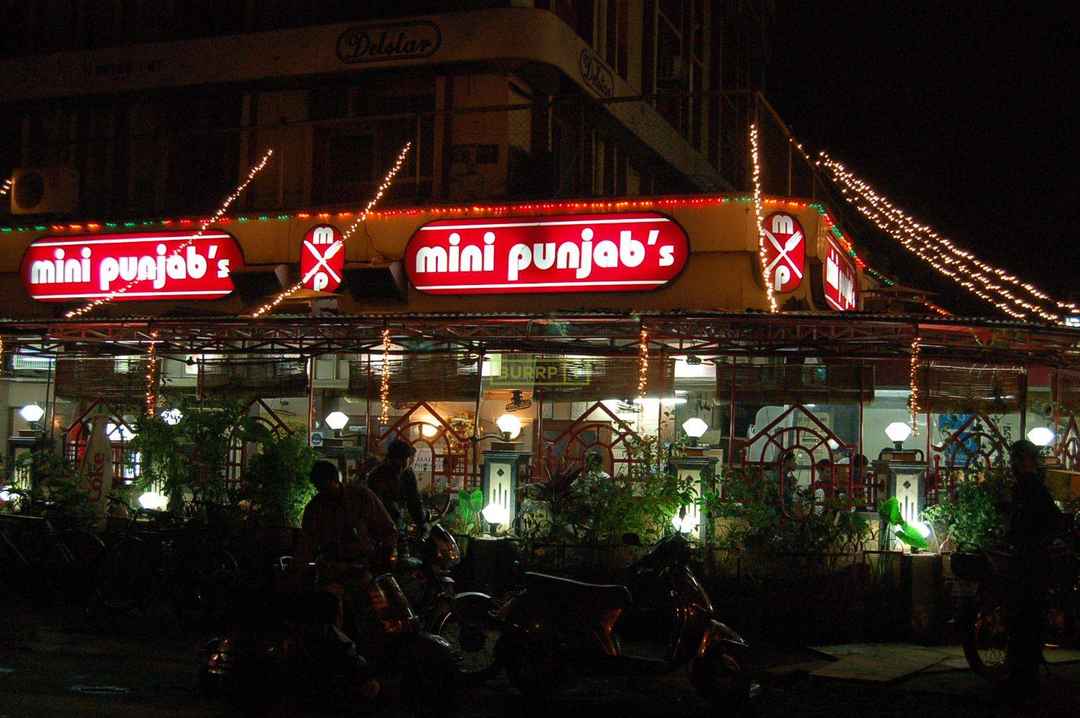13 Places Serving Late Night Food In Mumbai To Beat Your Midnight Hunger Pangs See 211,840 tripadvisor traveller reviews of 14,634 mumbai restaurants and search by cuisine, price, location, and more. late night food in mumbai