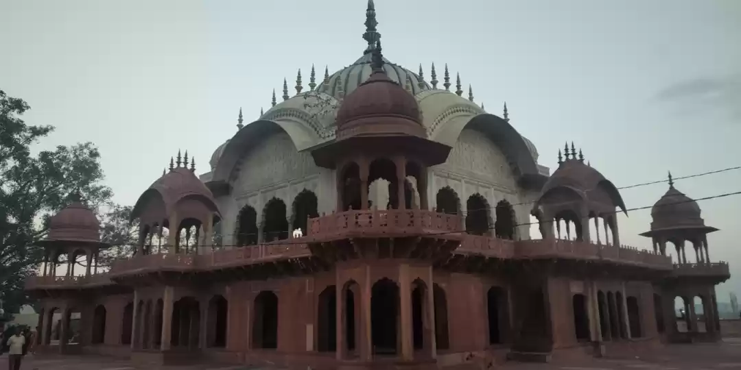 Photo of Alluring Alwar and S