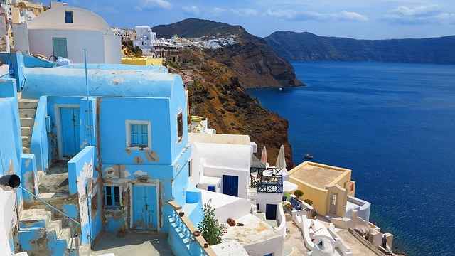 Within 30k For 4 Days This Volcano View Greek Hotel Is Straight Out Of Our Dreams Tripoto