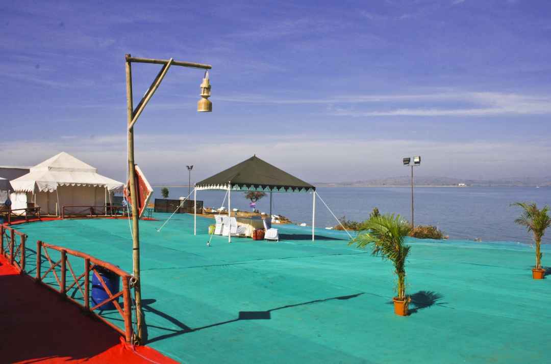 Unexplored Island In The Heart Of India Hanuwantiya Madhya Pradesh Tripoto As this place is situated in little outskirts you have to depend on restaurant and shop owned by m.p. unexplored island in the heart of india