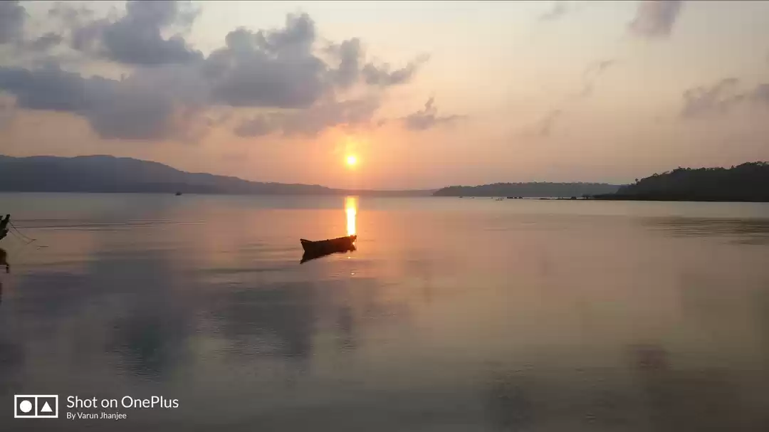 Photo of 6 Days in Paradise, 