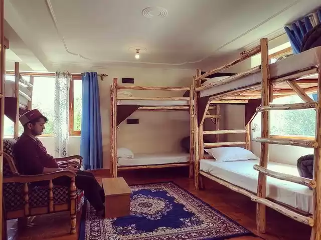 Photo of बर्फ से ढंके पहाड़ों