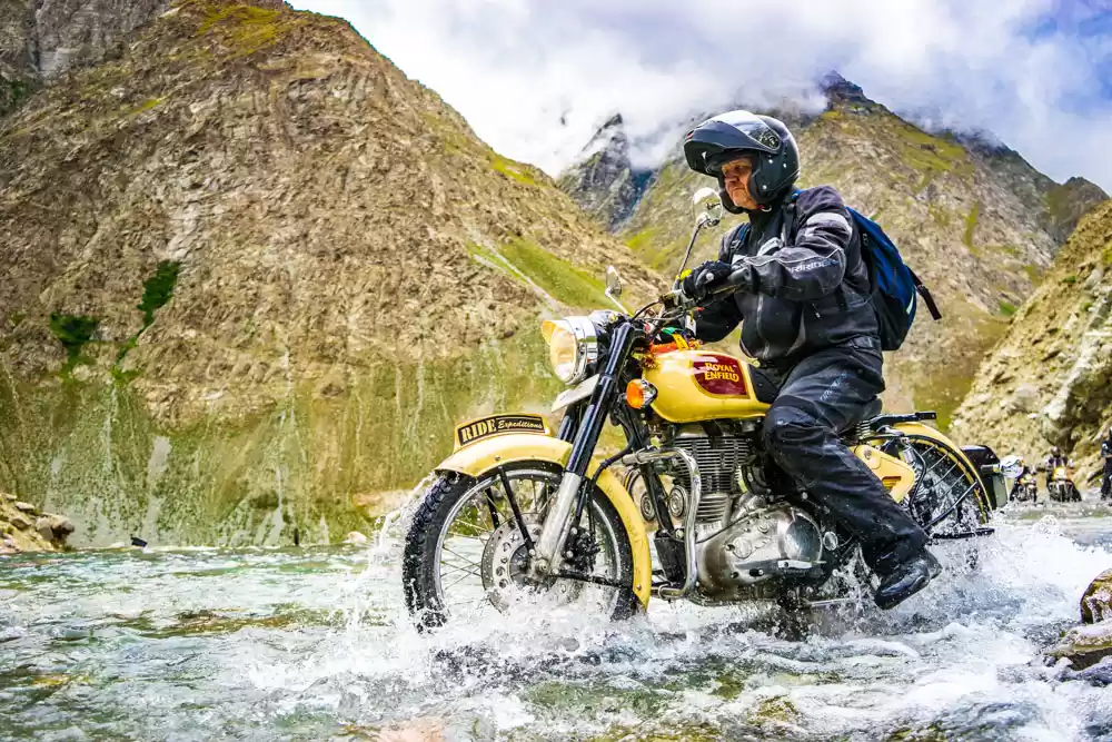 Photo of बाइक पर कर सकते हैं 