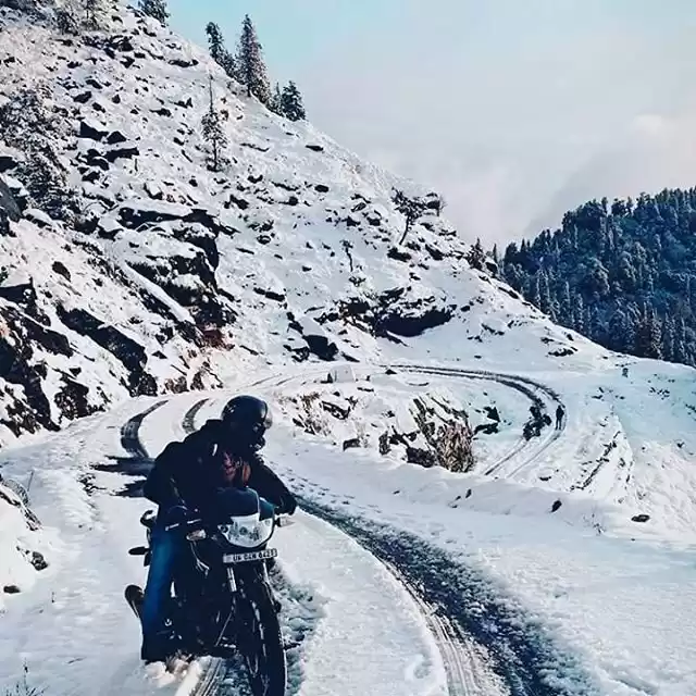 Photo of बर्फ के बीच, सर्दियो