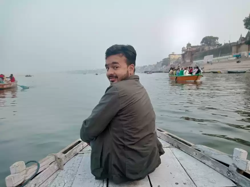 Photo of काम करते हुए बनारस म