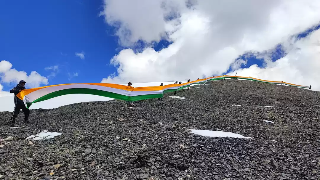 Photo of 5974 मीटर की चोटी पर