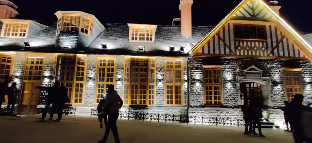 Photo of Spread across the 7