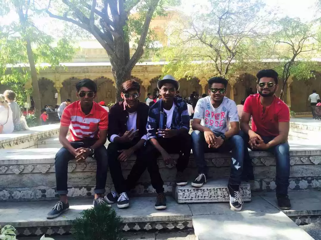 Photo of 5 Adolescent Friends