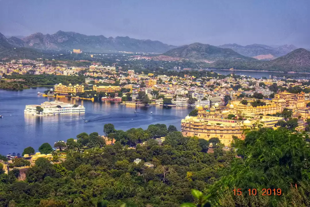 Photo of Padharo Mhare Des – 