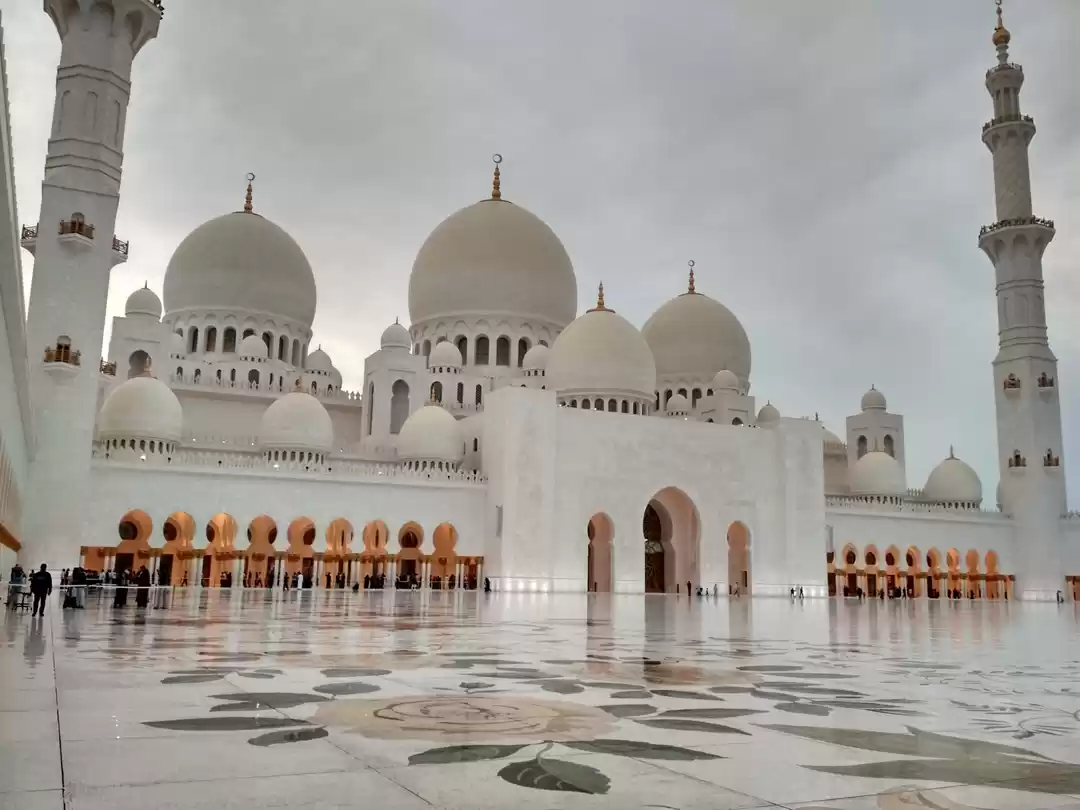 Photo of Grand mosque with gr