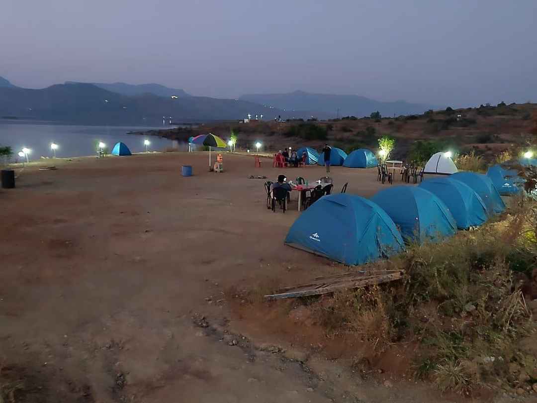 Pawna Lake Camping In Pune Amazing Experiance Tripoto Ever imagined waking up to a lake adjoining your tent, with the last smoke coming out from the bonfire? pawna lake camping in pune amazing