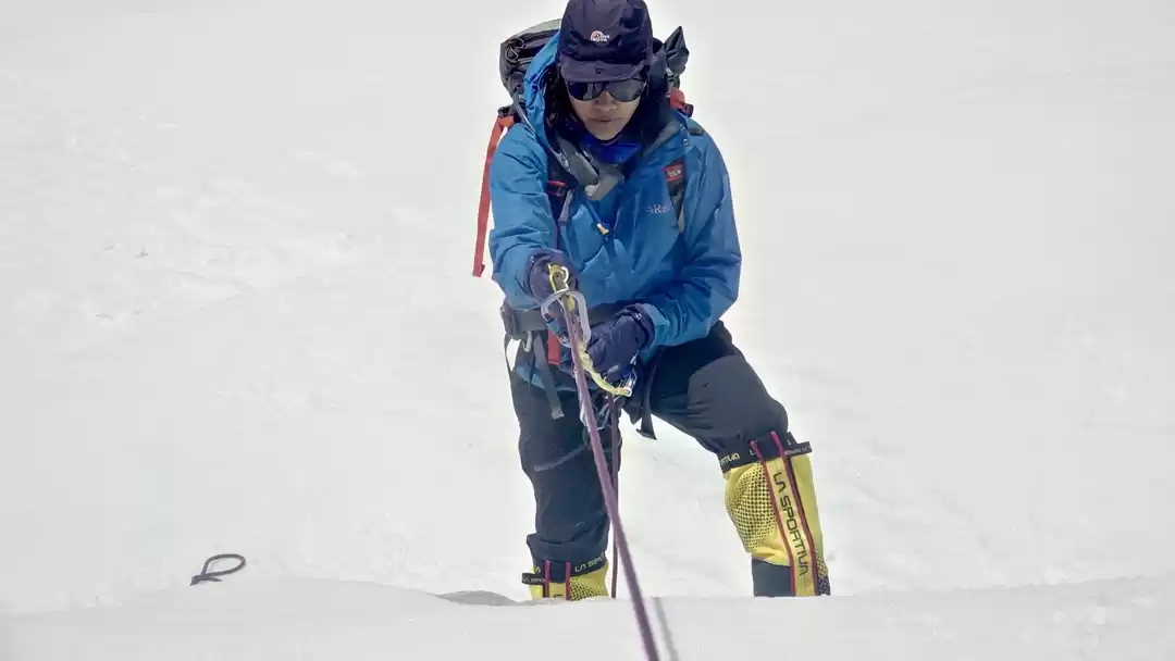 Photo of Everest - Beyond The