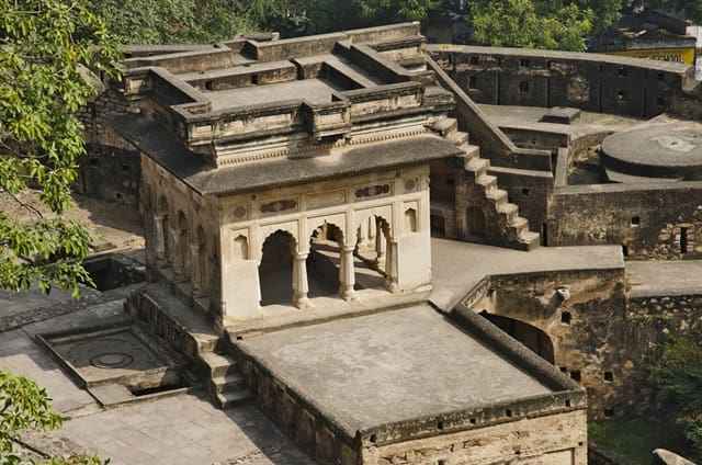 Jhansi Fort Jhansi India View Images Timing And Reviews Tripoto It is one of the best invigorated areas of uttar pradesh and india. jhansi fort jhansi india view images