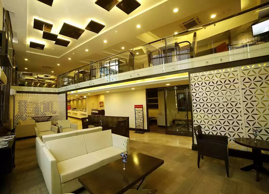 Photo of ट्रेन के इंतज़ार में