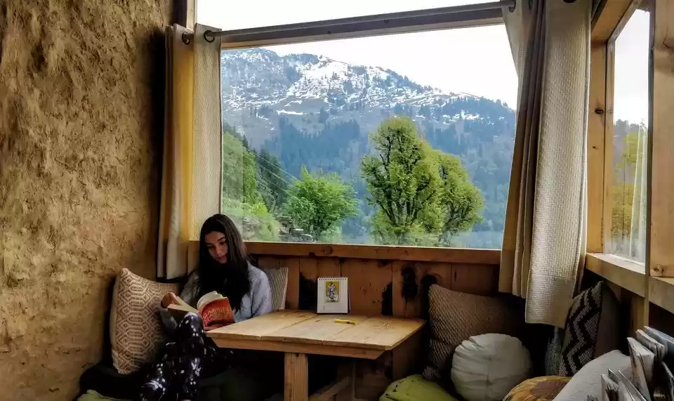 Photo of शहरी दोस्त के साथ पह