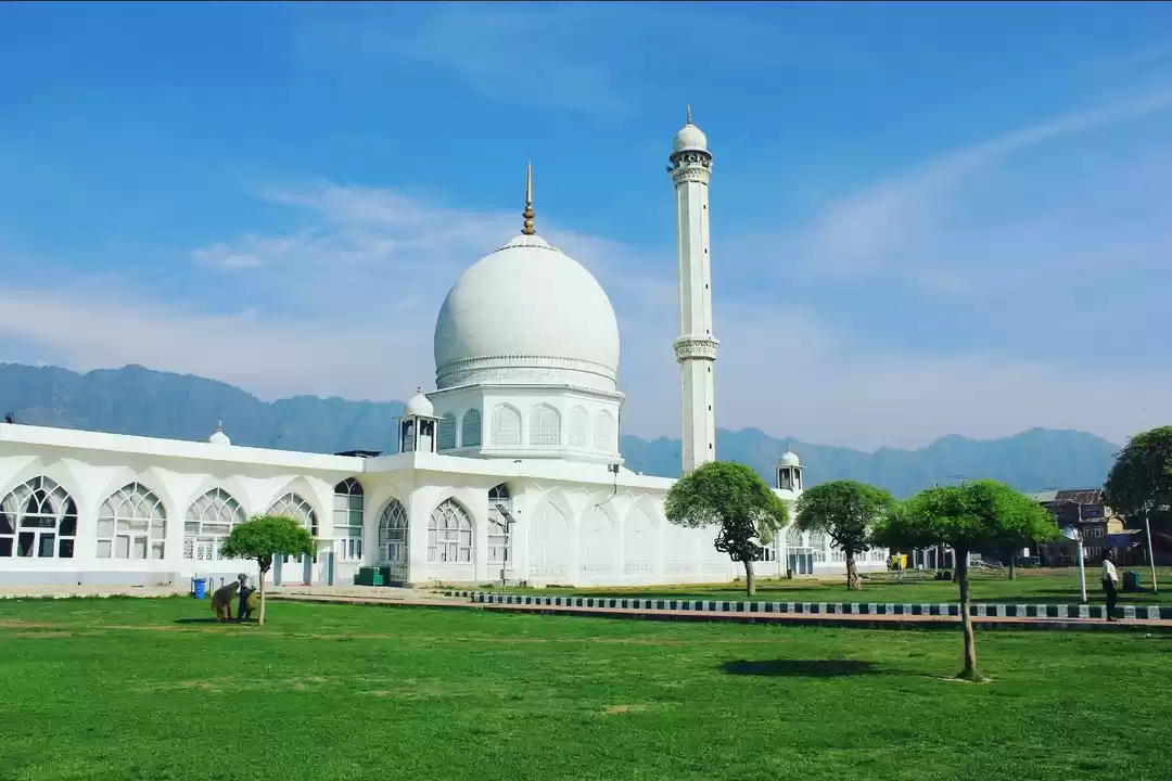 Photo of DARGAH HAZRATBAL (SR