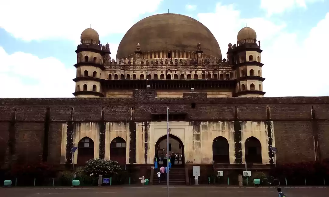 Photo of Gol Gumbaz, Bijapur-