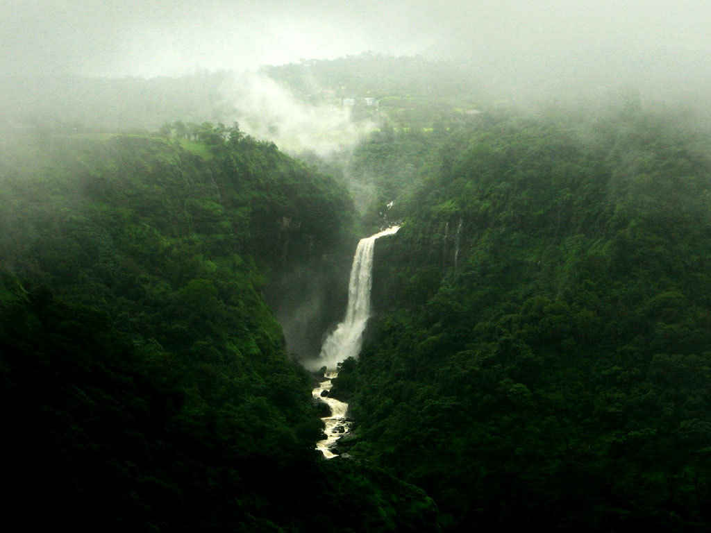 Top 5 Places to Visit Near Pune in Monsoon - Tripoto