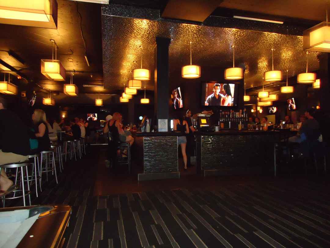 Mumbai Nightlife Check Out Things To Do In Mumbai At Night On Tripoto Poison vendors, sometimes titled 'poison suppliers' or 'shady dealers', sell poisons for rogues.