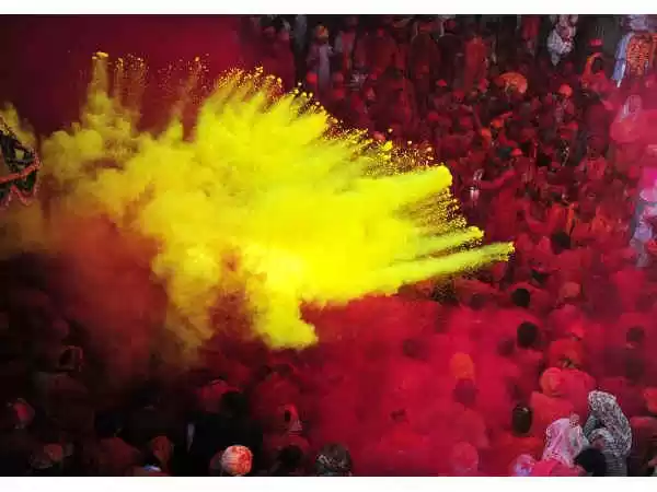 Photo of होली स्पेशल - इस होल