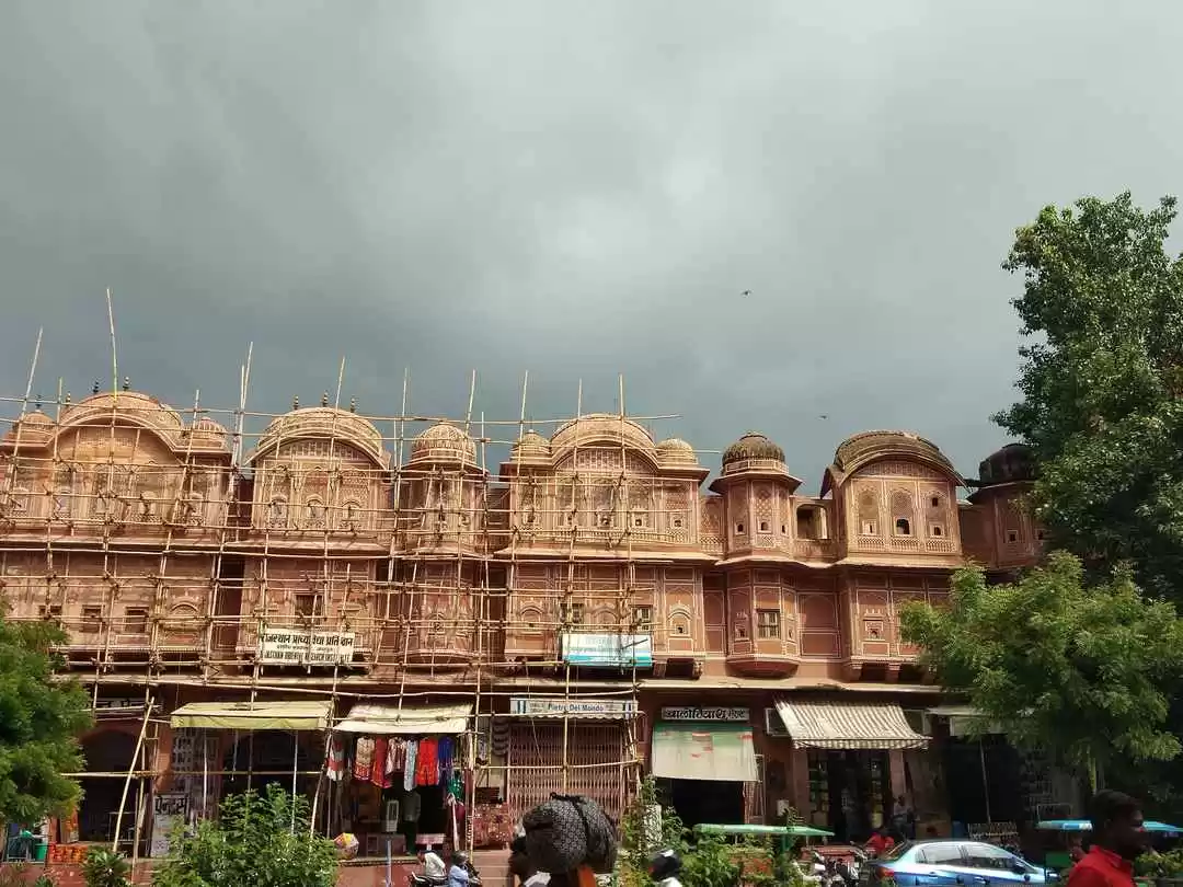 Photo of 6 days, and still wa