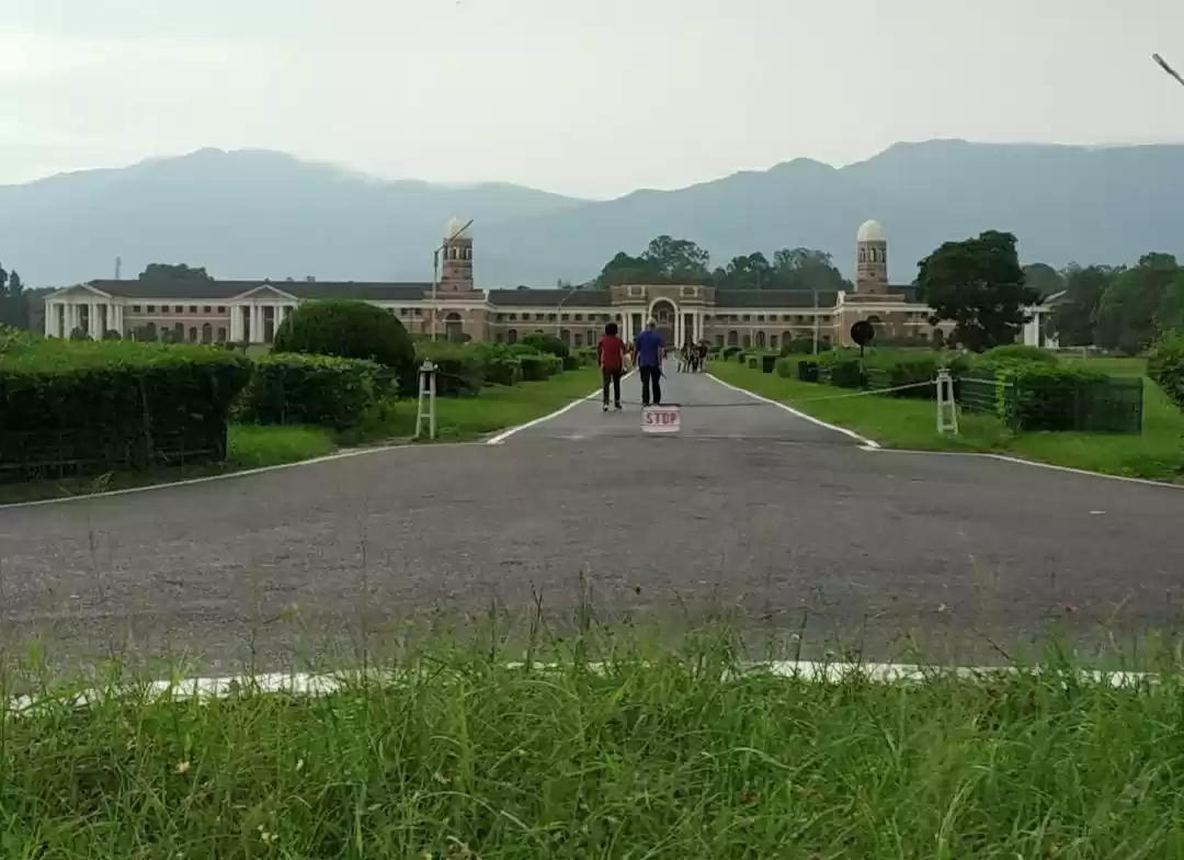 Photo of FRI-A CENTURY OLD LE