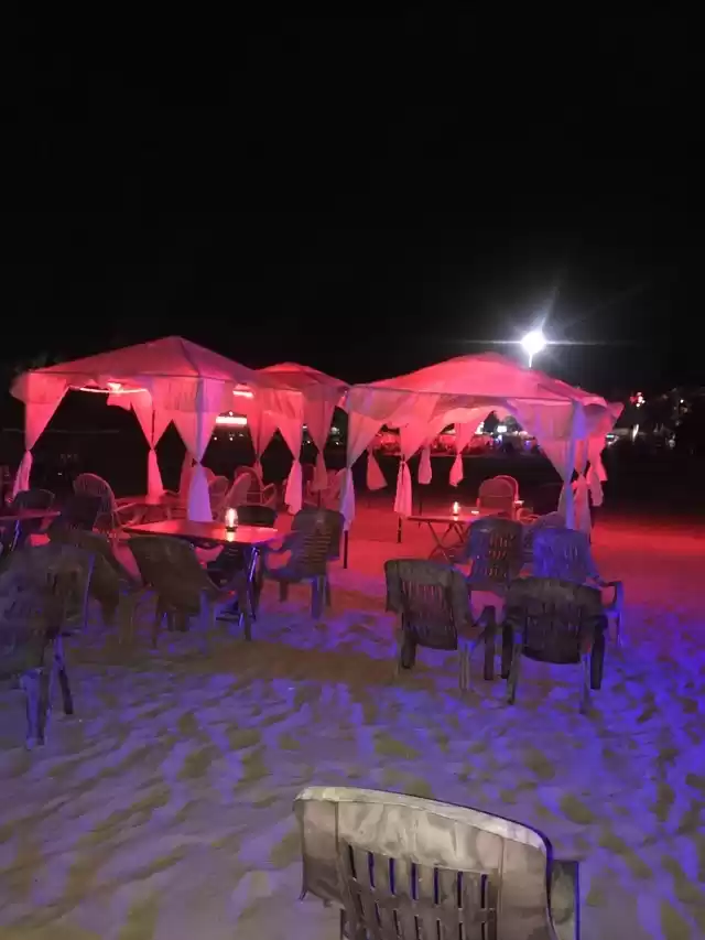 Photo of through the shores