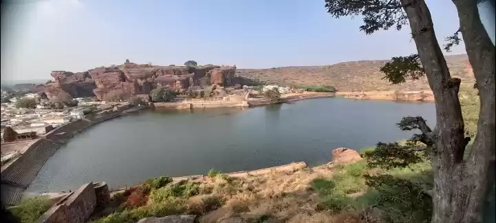 Photo of Beautiful Lake in He