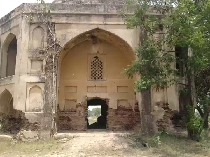 Photo of Old Maqbra at Villag