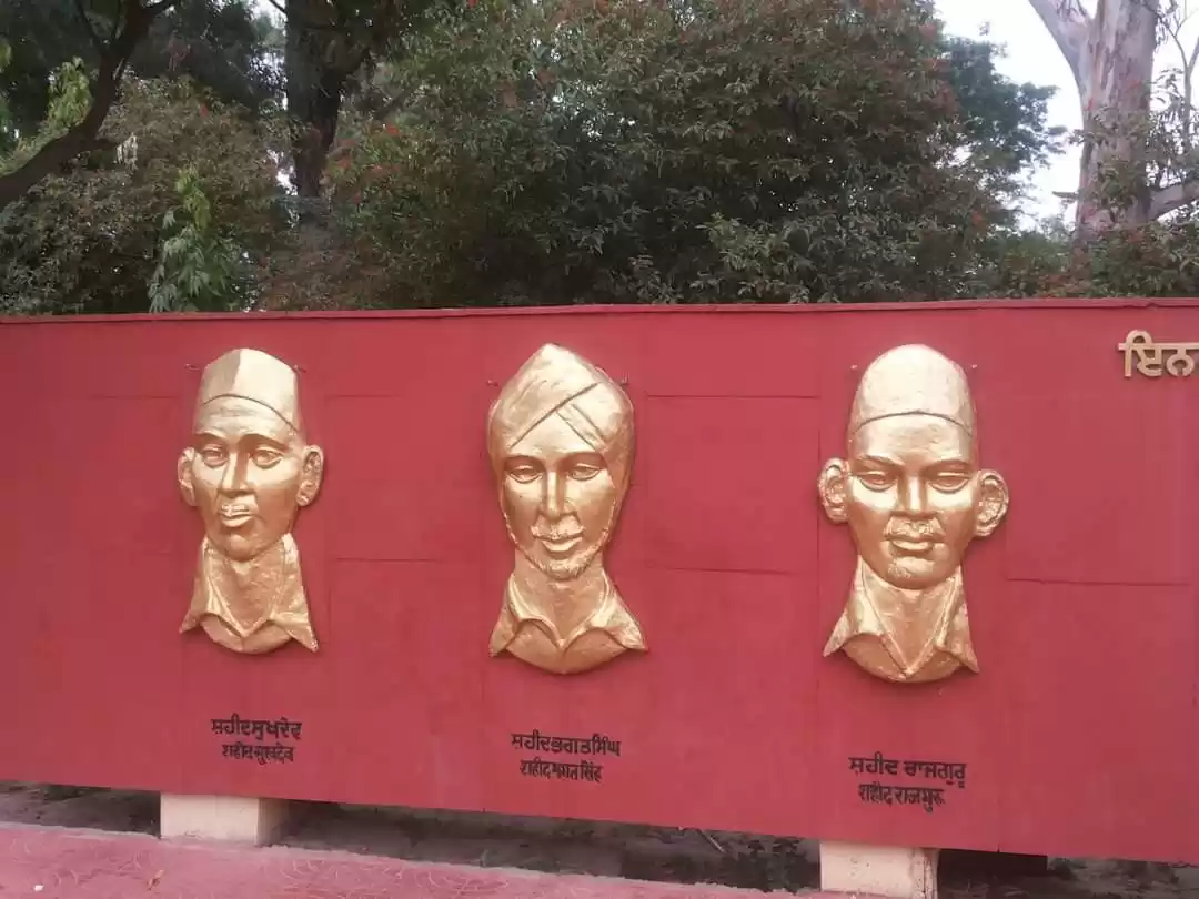 Photo of A Tribute To 3 Real 