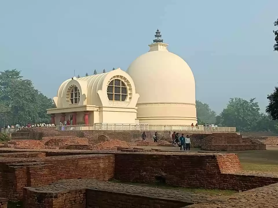 Photo of बौद्ध धर्म के चार मह