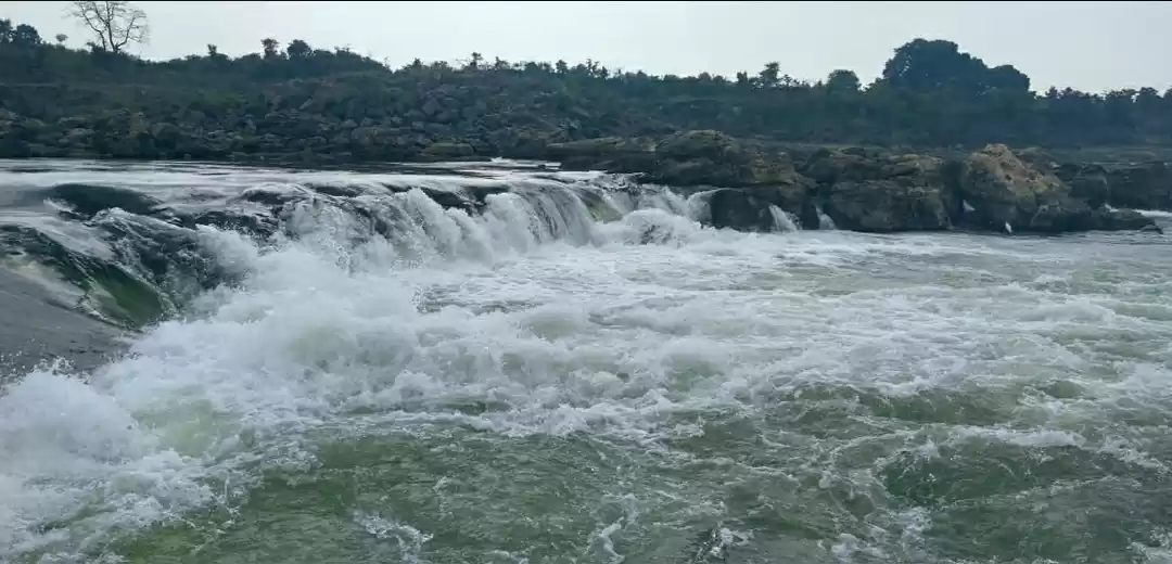 Photo of Dhuadhar waterfall &