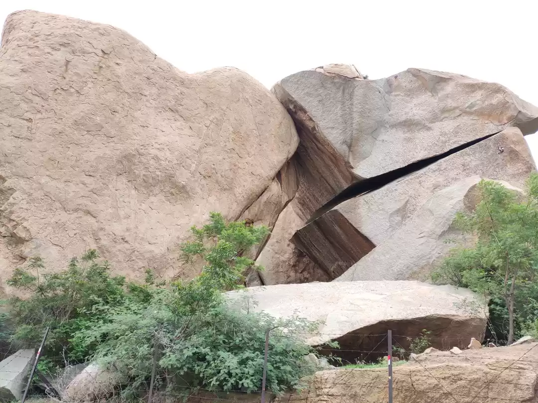 Photo of Sister rock