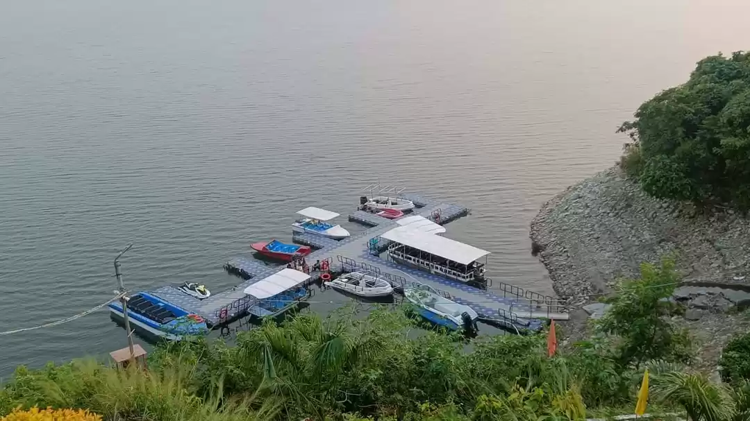 Photo of Explore 10 tourist p