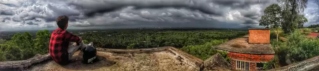 Photo of Judge Hills