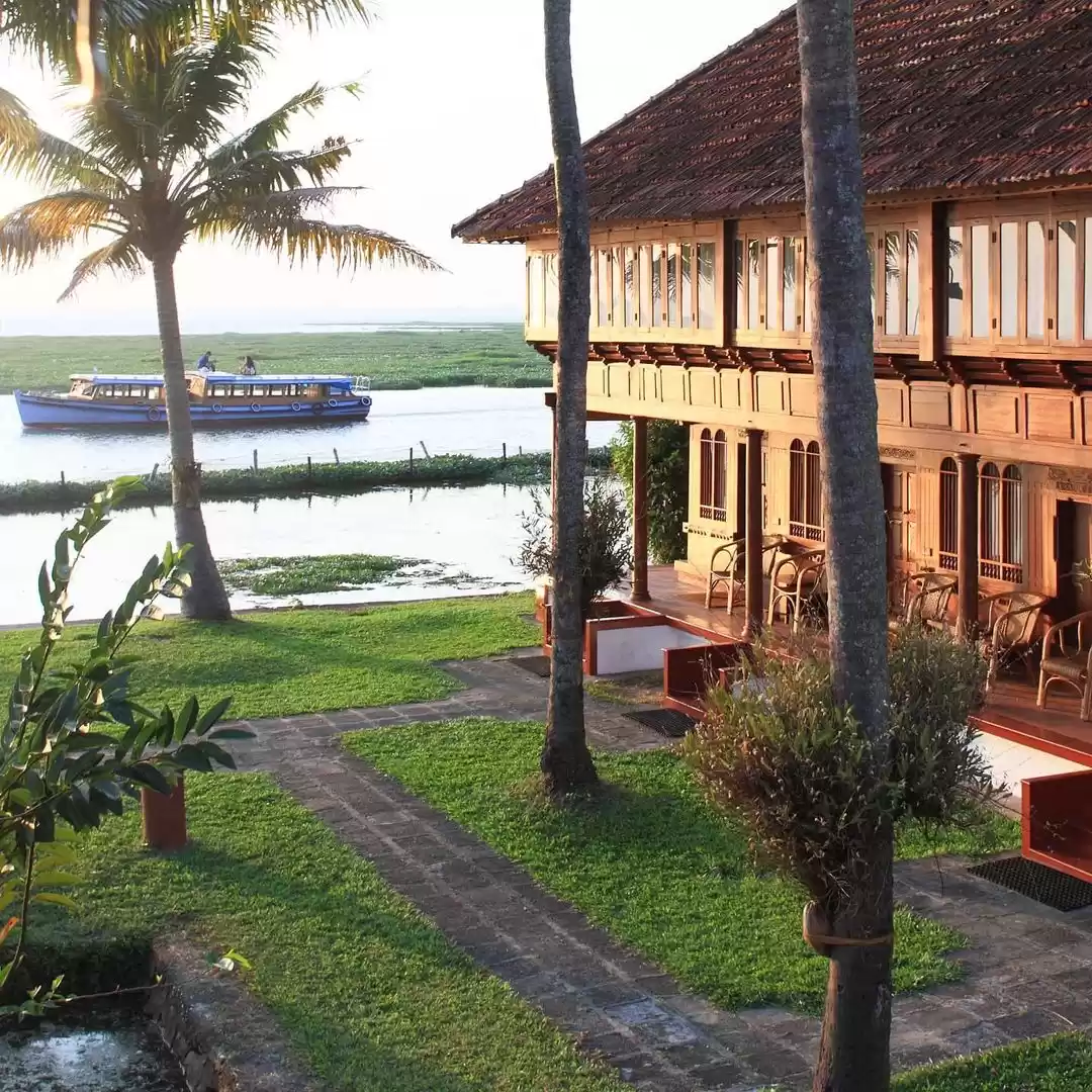 Photo of कोकोनट लगून: रोमांस