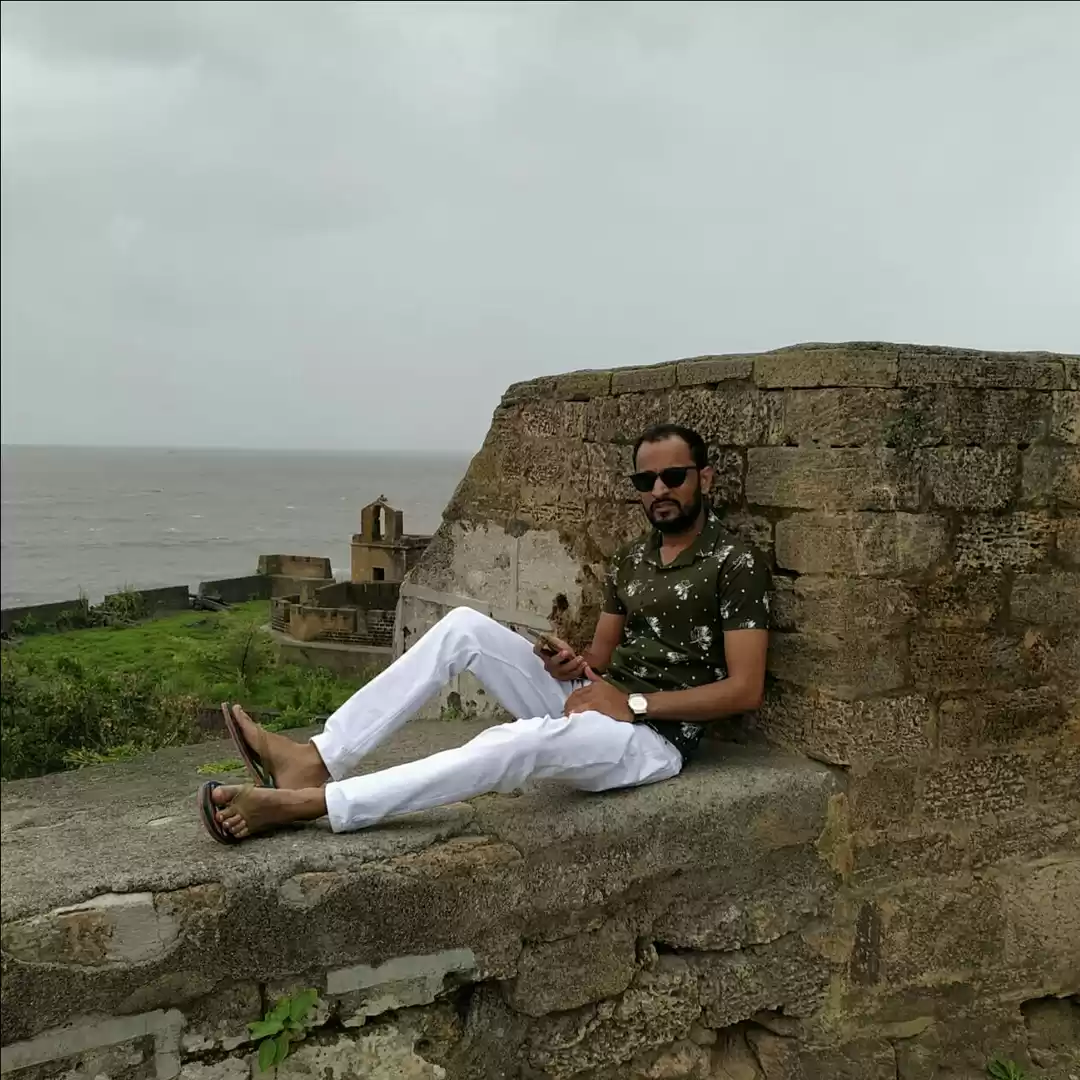 Photo of Girish Khatri