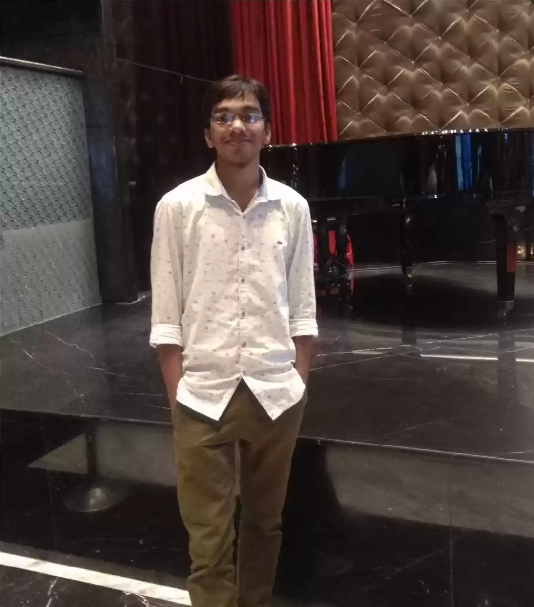 Photo of Amit Bakhla