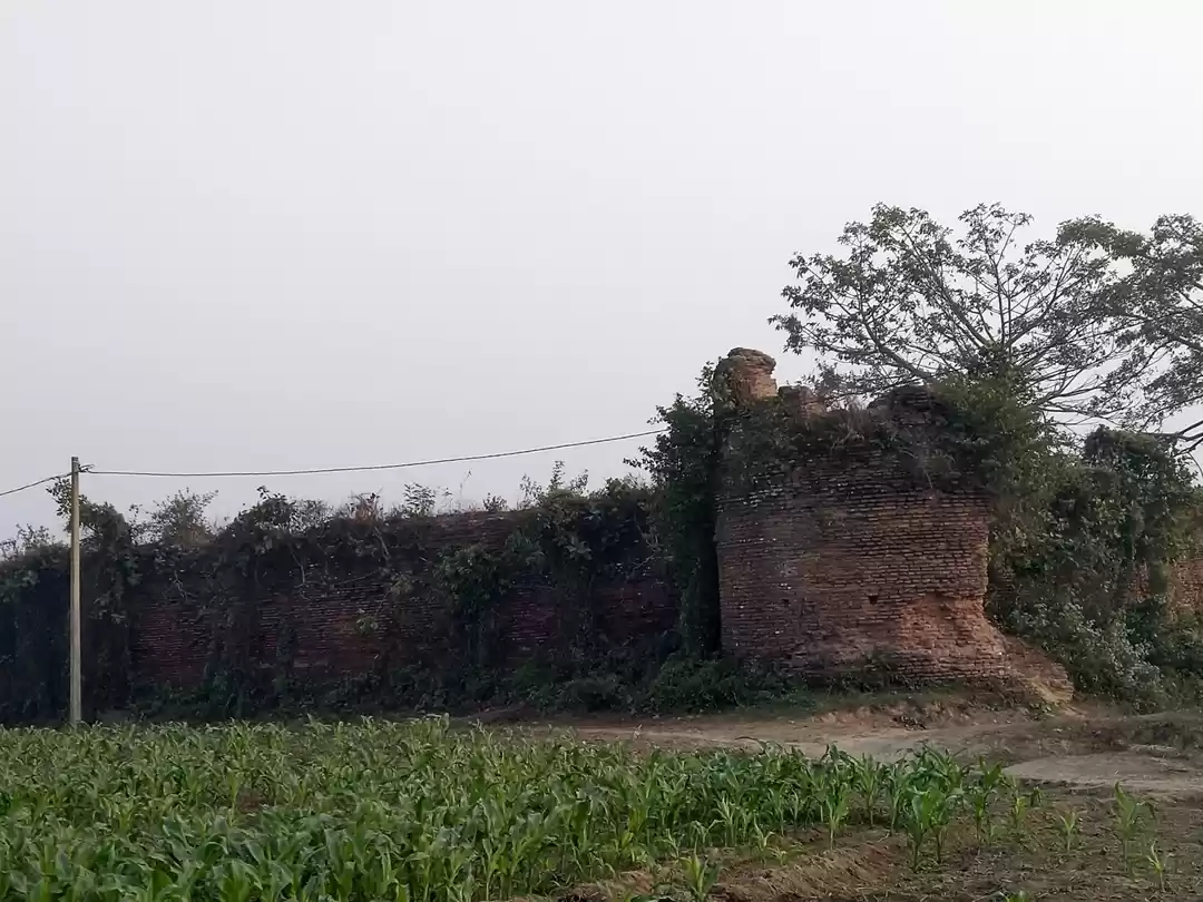 Photo of जीर्ण-शीर्ण जलालगढ़ क