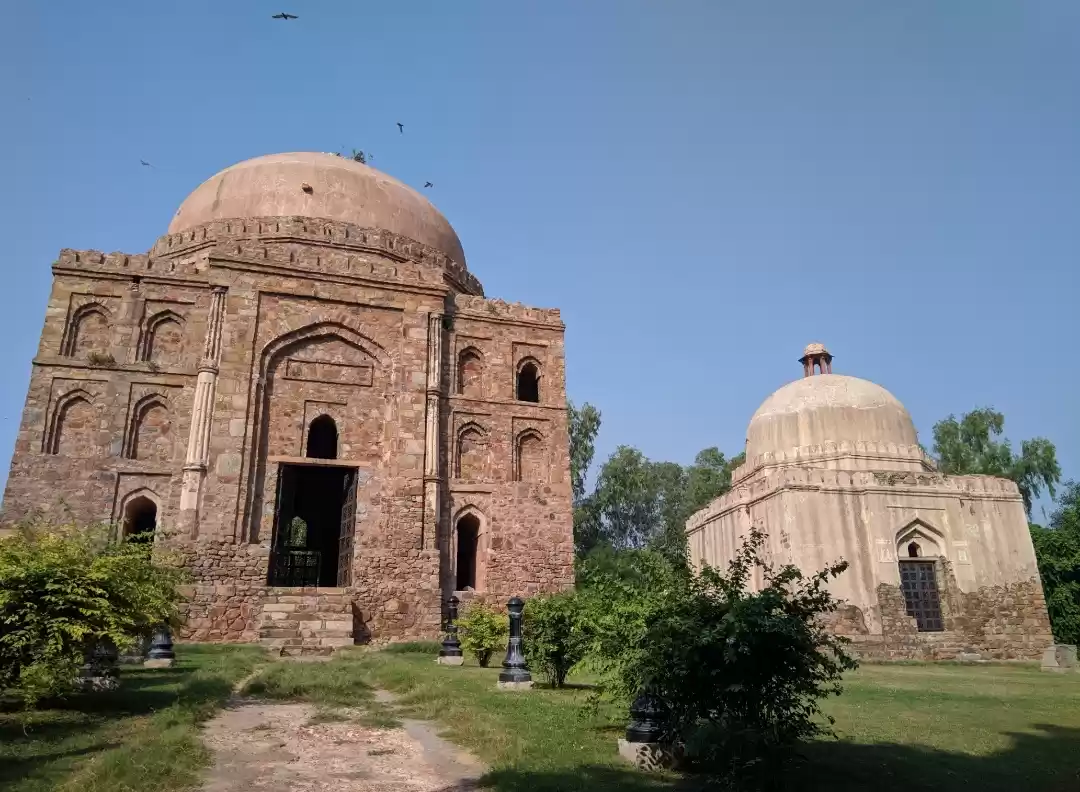 Photo of बहुत से मकबरे देखे ह