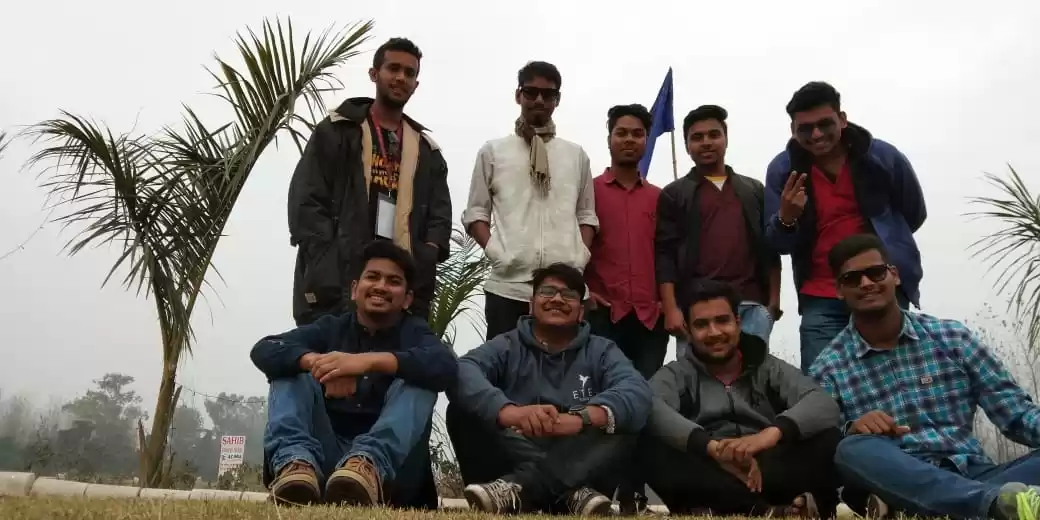 Photo of YARO KA SAFAR AUR SA