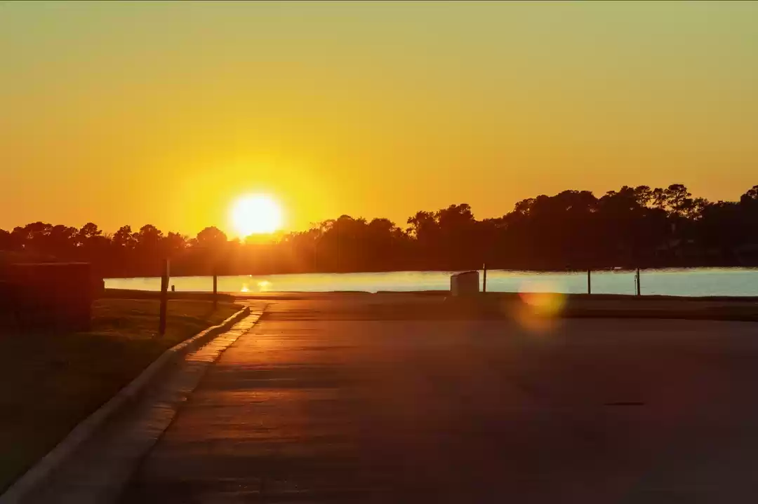 Photo of Captivating Lake Con