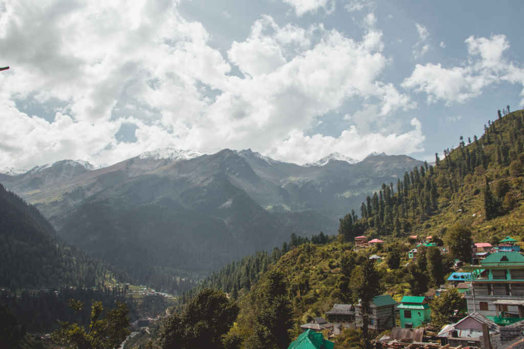 Everything You Need To Know About Tosh Parvati Valley Life In A Suitcase Tripoto In the past, tosh was only accessible through an uphill walk but a recent bumpy road has meant that the 3 km distance between barshaini and tos. know about tosh parvati valley life