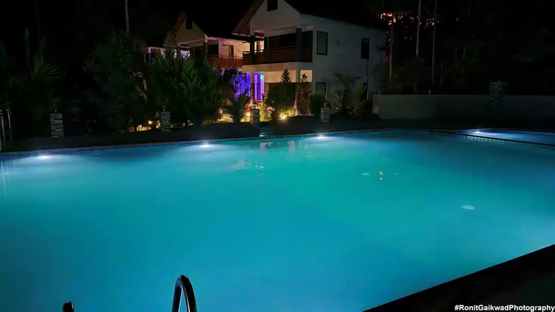 Photo of Expansive resort wit