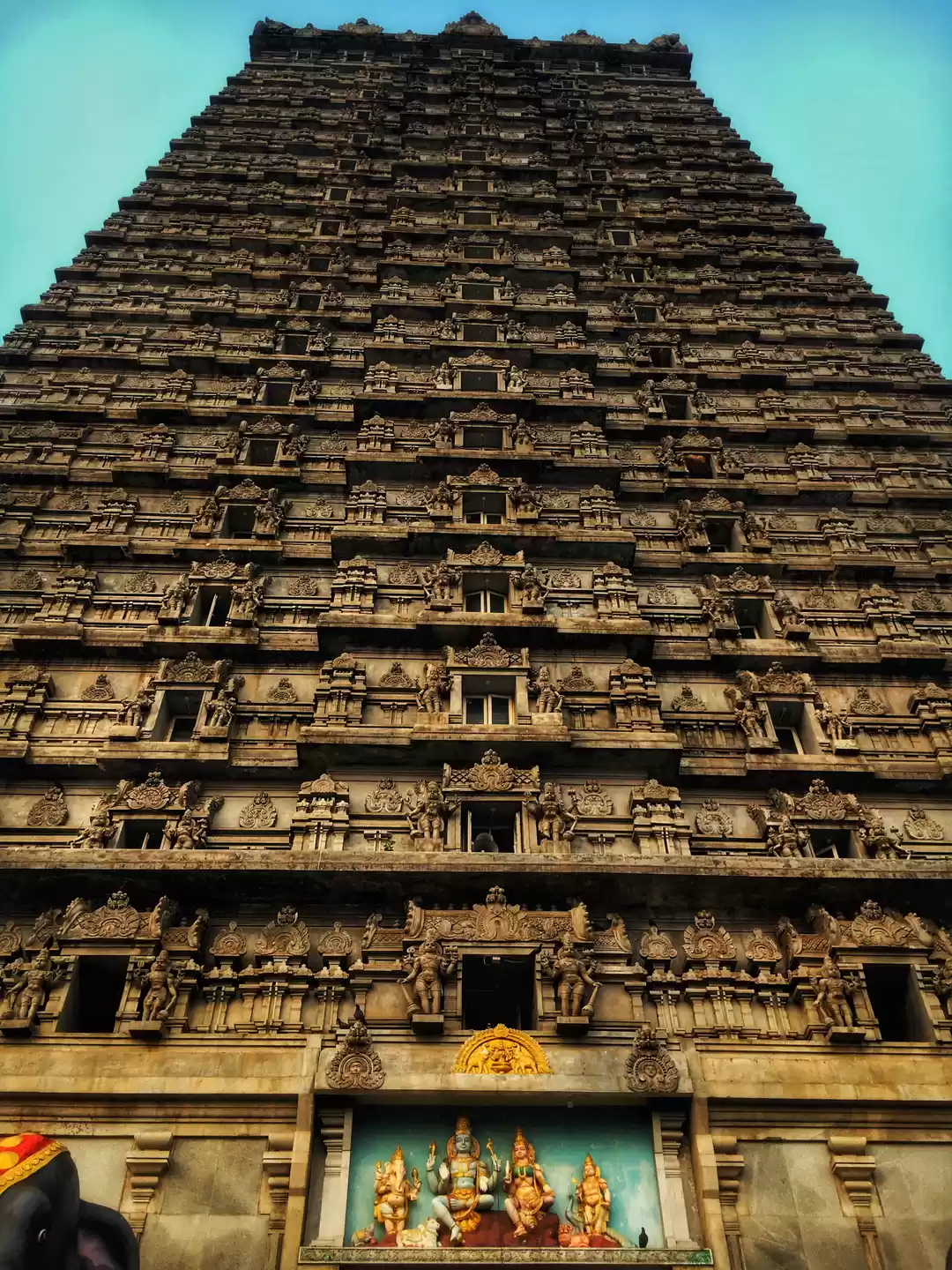 Statue Of Lord Shiva Was Built At Murudeshwar Temple On The Top Of Hillock  Which Overlooks The Arabian Sea And It Is 37 Meters In Height. Murudeshwar.  Karnataka, India Stock Photo, Picture