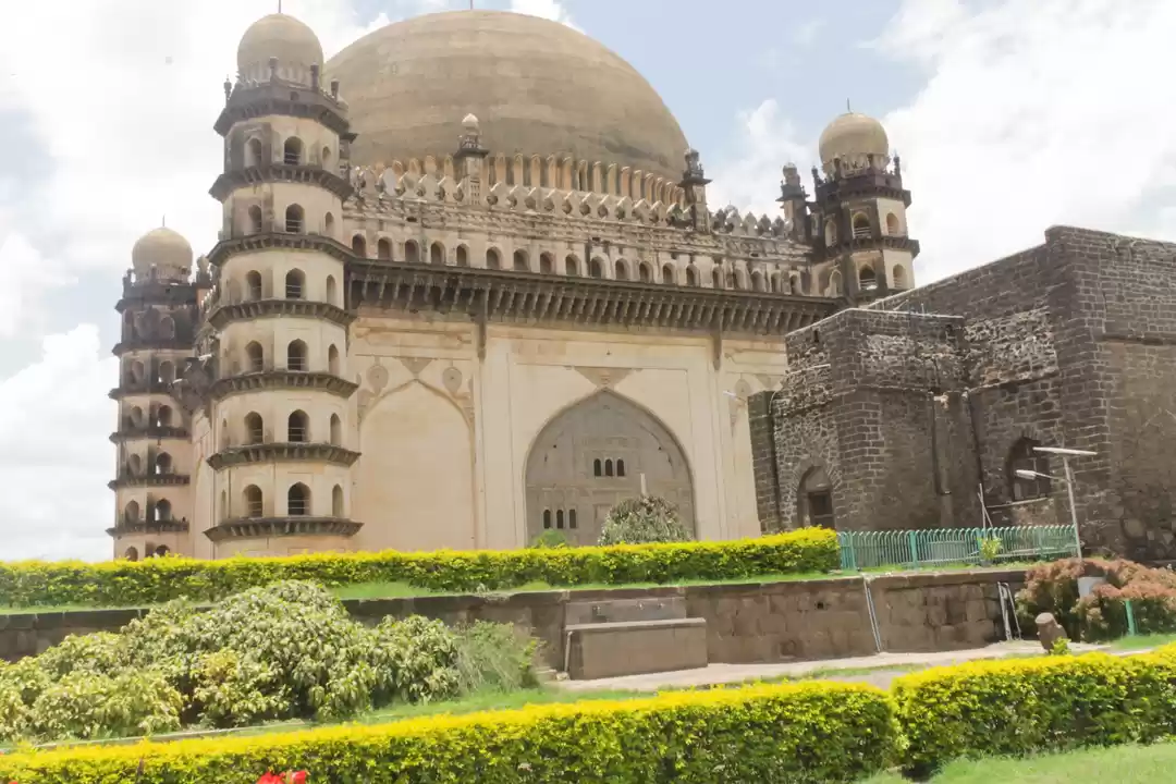 Photo of Gol Gumbaz .. one of